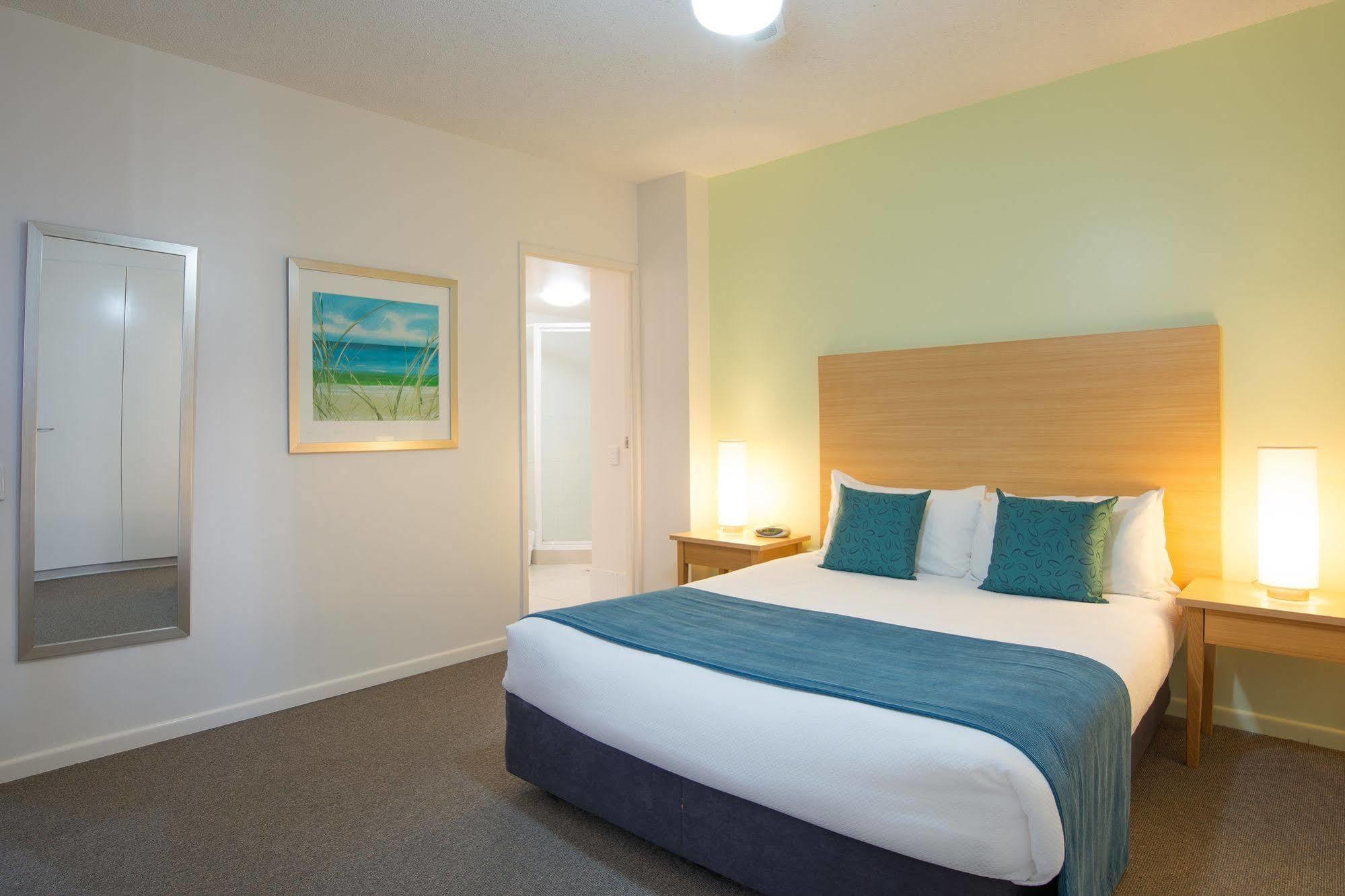 Sandy Point Beach Resort Gold Coast Exterior foto